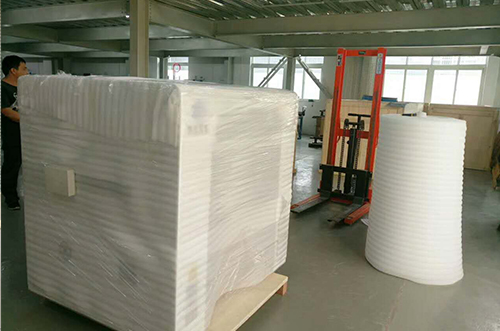 貴州客戶SMT設(shè)備專車送貨，貨到上門安裝調(diào)試