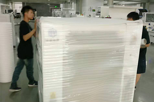 安吉客戶(hù)SMT設(shè)備專(zhuān)車(chē)送貨，貨到上門(mén)安裝調(diào)試