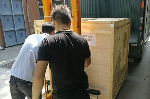 山東客戶SMT設(shè)備專車送貨，貨到上門安裝調(diào)試