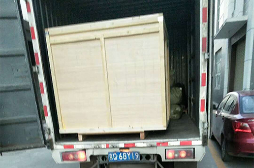 重慶客戶SMT設備專車送貨，貨到上門安裝調試