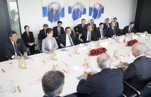 這芯片有啥奧秘，讓李克強(qiáng)端詳了這么久