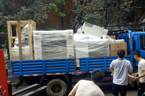 合肥客戶SMT設備專車送貨，貨到上門安裝調試