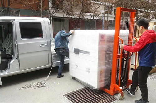 寧波客戶SMT設(shè)備專車送貨，貨到上門安裝調(diào)試