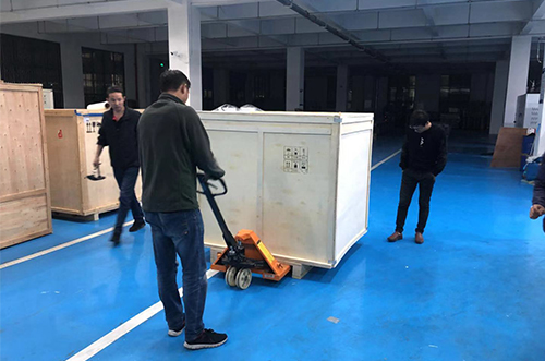 蚌埠客戶SMT設(shè)備專車送貨，貨到上門安裝調(diào)試